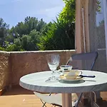 T2 à *