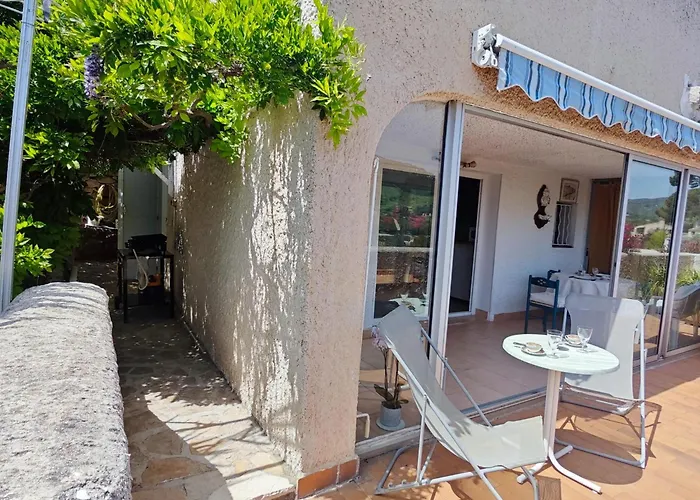T2 A Apartment Cassis